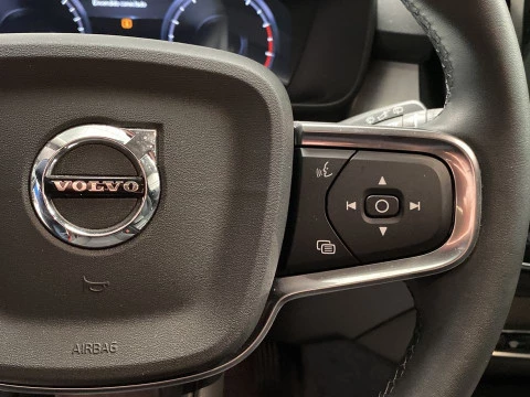 Volvo XC40 1.5 T2 MOMENTUM PRO AUTO 5P