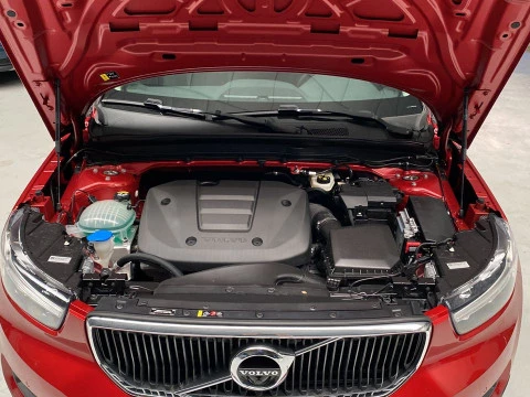 Volvo XC40 1.5 T2 MOMENTUM PRO AUTO 5P