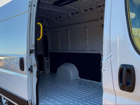 Peugeot Boxer Furgón 3.5 L2H2 BlueHDi 140 S&S 6v MAN