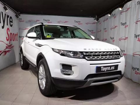 Land Rover Range Rover Evoque 2.2L TD4 150CV 4x4 Pure Tech Auto. Land Rover Range Rover Evoque 2.2L TD4 150CV 4x4 Pure Tech Auto.