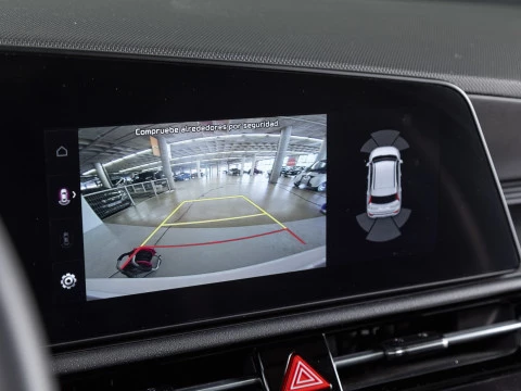 Kia Niro 1.6 GDi HEV 104kW (141CV) Drive