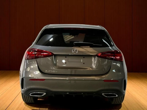 Mercedes-Benz Clase A A 250 e con tecnologia hibrida EQ