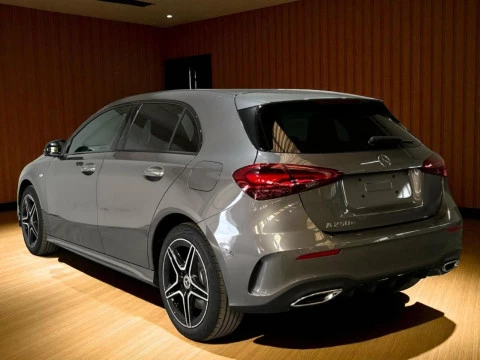 Mercedes-Benz Clase A A 250 e con tecnologia hibrida EQ