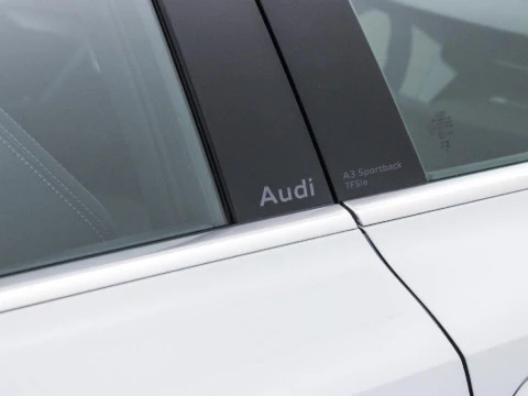 Audi A3 1.5 40 TFSI E S TRONIC GENUINE ED SPBACK 204 5P