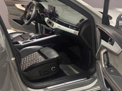 Audi A4 RS4 Avant TFSI 331kW quattro tiptronic