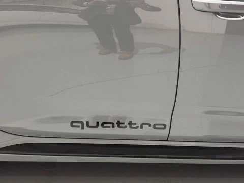 Audi A4 RS4 Avant TFSI 331kW quattro tiptronic