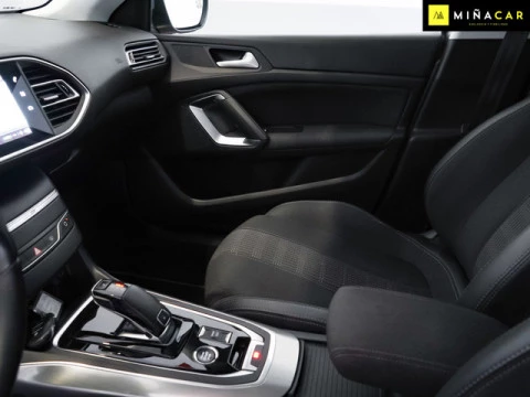 Peugeot 308 PureTech 130 S&S Allure Pack EAT8 96 kW (130 CV)