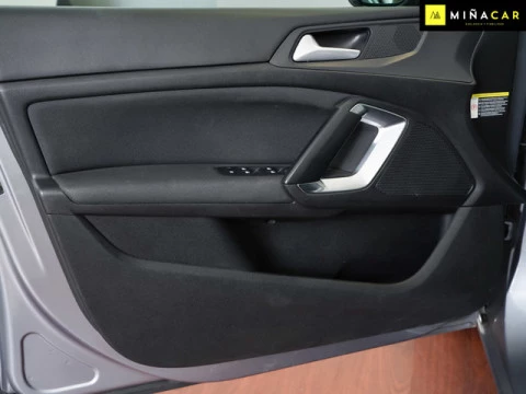 Peugeot 308 PureTech 130 S&S Allure Pack EAT8 96 kW (130 CV)