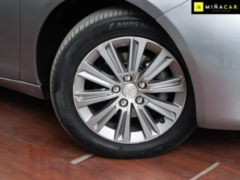 Peugeot 308 PureTech 130 S&S Allure Pack EAT8 96 kW (130 CV)