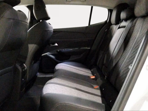 Peugeot 408 Puretech 130 Allure EAT8 96 kW (130 CV)