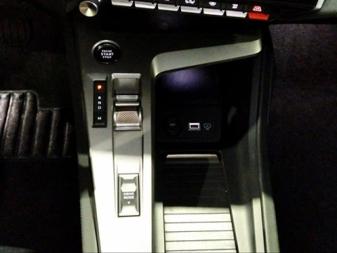 Peugeot 408 Puretech 130 Allure EAT8 96 kW (130 CV)