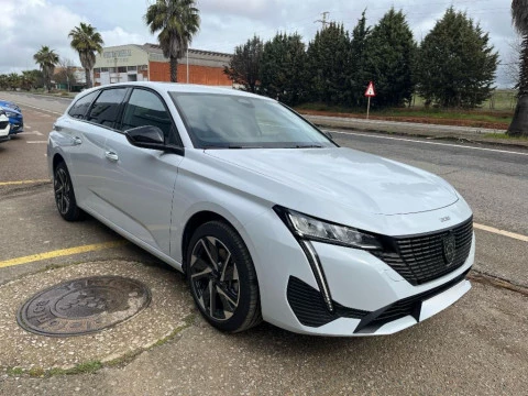 Peugeot 308 fam. 1.2 HYBRID MHEV 136 EDCS6 ALLURE SW 5P