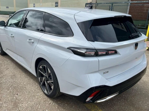 Peugeot 308 fam. 1.2 HYBRID MHEV 136 EDCS6 ALLURE SW 5P