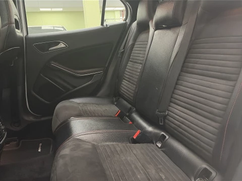 Mercedes-Benz GLA 180 90 kW (122 CV)