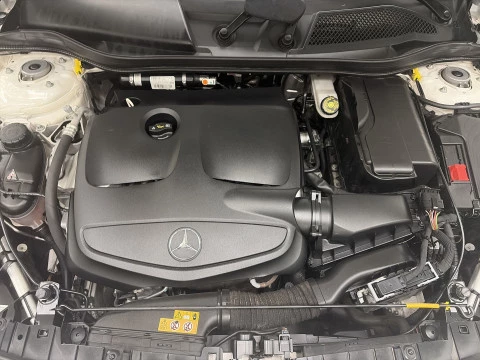 Mercedes-Benz GLA 180 90 kW (122 CV)