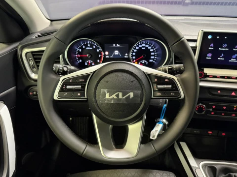 Kia Ceed 1.0 T-GDi 74kW (100CV) Concept