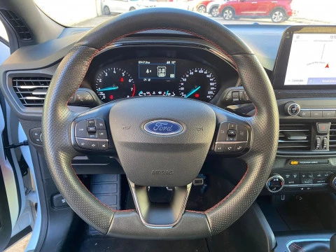 Ford Focus 1.0 Ecoboost MHEV 114kW ST-Line