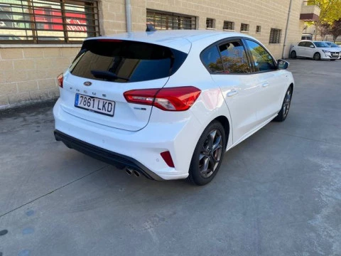 Ford Focus 1.0 Ecoboost MHEV 114kW ST-Line