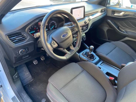 Ford Focus 1.0 Ecoboost MHEV 114kW ST-Line