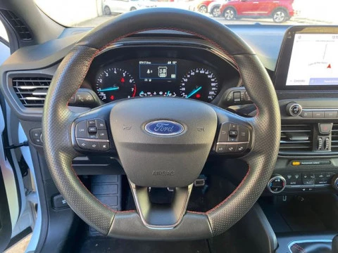 Ford Focus 1.0 Ecoboost MHEV 114kW ST-Line