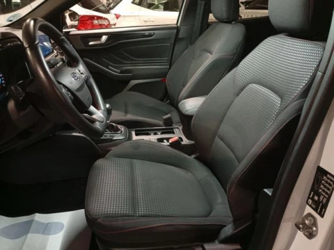 Ford Focus 1.0 Ecoboost MHEV 114kW ST-Line