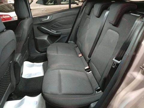 Ford Focus 1.0 Ecoboost MHEV 114kW ST-Line