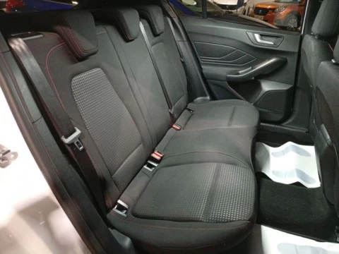 Ford Focus 1.0 Ecoboost MHEV 114kW ST-Line