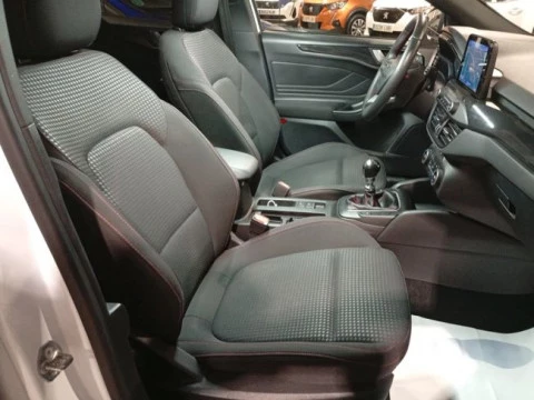 Ford Focus 1.0 Ecoboost MHEV 114kW ST-Line