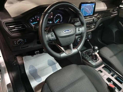 Ford Focus 1.0 Ecoboost MHEV 114kW ST-Line