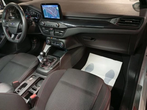 Ford Focus 1.0 Ecoboost MHEV 114kW ST-Line