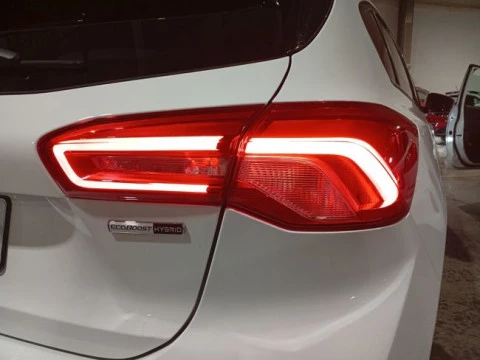 Ford Focus 1.0 Ecoboost MHEV 114kW ST-Line