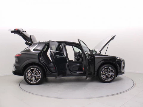 Audi Q3 AUDI Q3 SUV LAUNCH EDITION E-HYBRID 200 KW S TRONIC