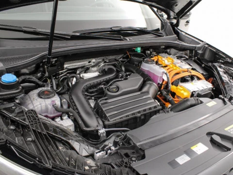 Audi Q3 AUDI Q3 SUV LAUNCH EDITION E-HYBRID 200 KW S TRONIC