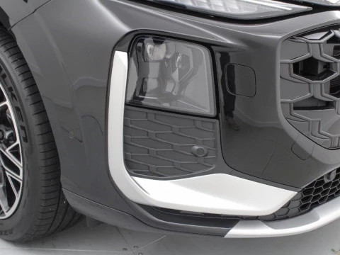 Audi Q3 AUDI Q3 SUV LAUNCH EDITION E-HYBRID 200 KW S TRONIC