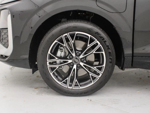 Audi Q3 AUDI Q3 SUV LAUNCH EDITION E-HYBRID 200 KW S TRONIC