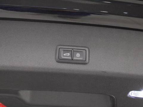 Audi Q3 AUDI Q3 SUV LAUNCH EDITION E-HYBRID 200 KW S TRONIC