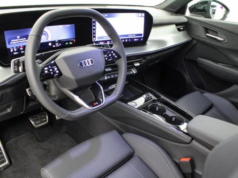 Audi Q3 AUDI Q3 SUV LAUNCH EDITION E-HYBRID 200 KW S TRONIC