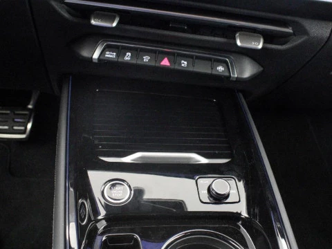 Audi Q3 AUDI Q3 SUV LAUNCH EDITION E-HYBRID 200 KW S TRONIC