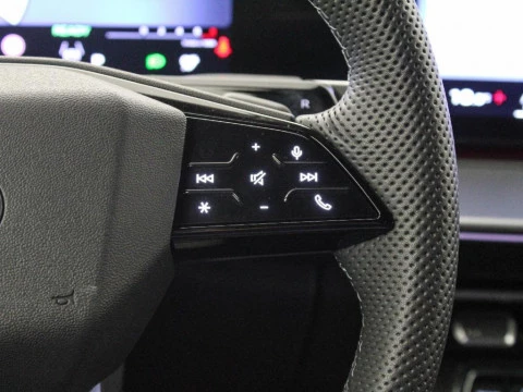 Audi Q3 AUDI Q3 SUV LAUNCH EDITION E-HYBRID 200 KW S TRONIC