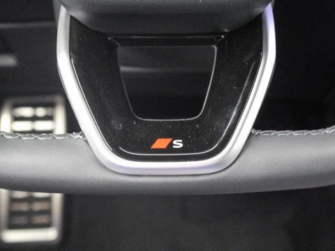 Audi Q3 AUDI Q3 SUV LAUNCH EDITION E-HYBRID 200 KW S TRONIC