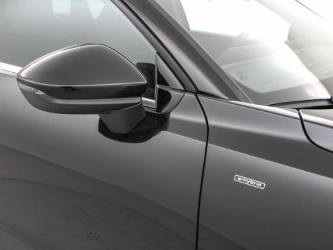 Audi Q3 AUDI Q3 SUV LAUNCH EDITION E-HYBRID 200 KW S TRONIC