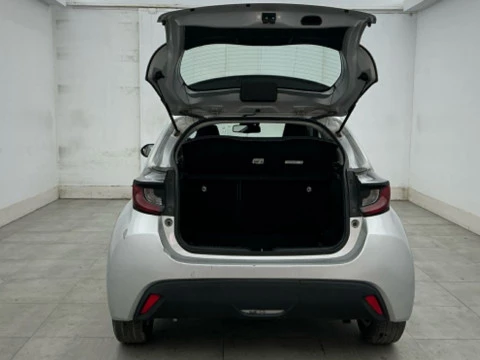 Toyota Yaris 1.5 120H Business Plus