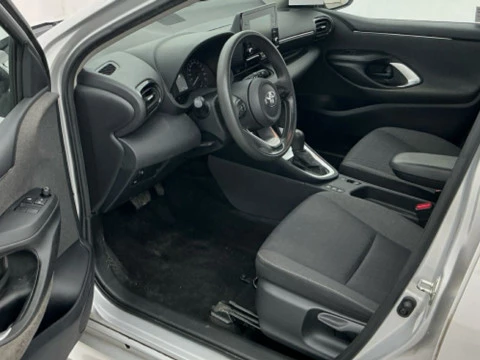 Toyota Yaris 1.5 120H Business Plus