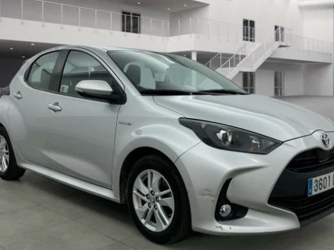 Toyota Yaris 1.5 120H Business Plus