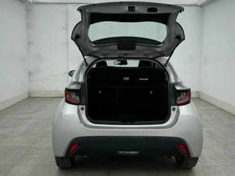 Toyota Yaris 1.5 120H Business Plus