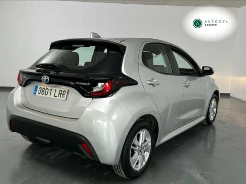 Toyota Yaris 1.5 120H Business Plus