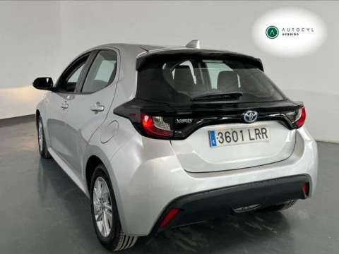 Toyota Yaris 1.5 120H Business Plus