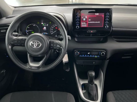 Toyota Yaris 1.5 120H Business Plus