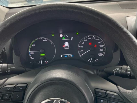 Toyota Yaris 1.5 120H Business Plus
