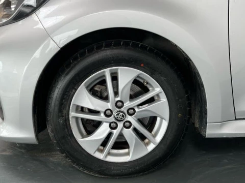 Toyota Yaris 1.5 120H Business Plus